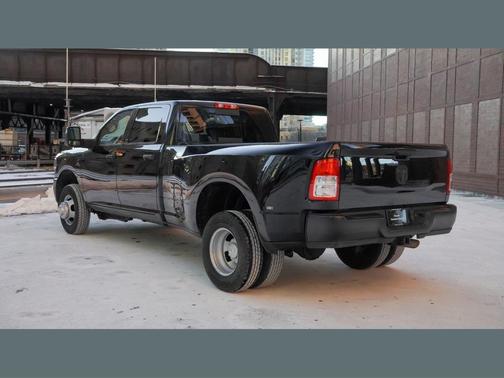 2024 RAM 3500 Tradesman Crew Cab 4x4 8' Box