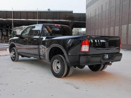 2024 RAM 3500 Tradesman Crew Cab 4x4 8' Box