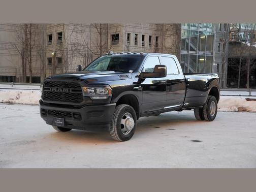 2024 RAM 3500 Tradesman Crew Cab 4x4 8' Box