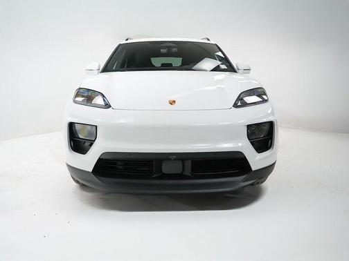 2026 Porsche Macan 4