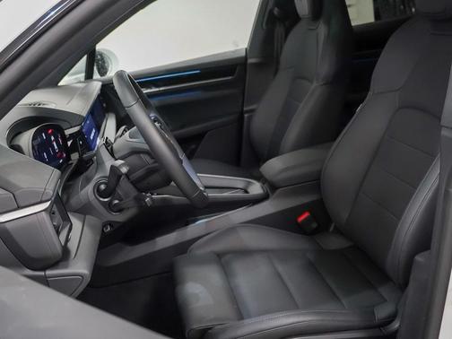 2026 Porsche Macan 4