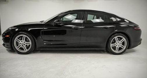 2018 Porsche Panamera 4