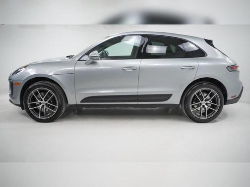 2025 Porsche Macan T