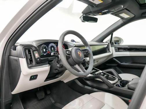 Chalk 2024 Porsche Cayenne Cayenne E-Hybrid