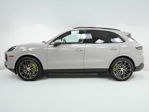 Chalk 2024 Porsche Cayenne Cayenne E-Hybrid
