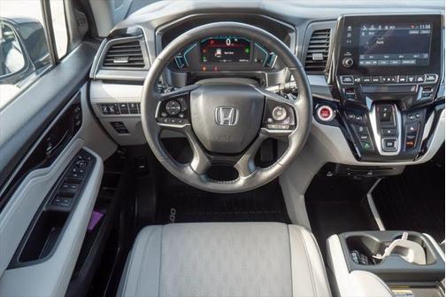 Photo 3 of 54 of 2022 Honda Odyssey Elite