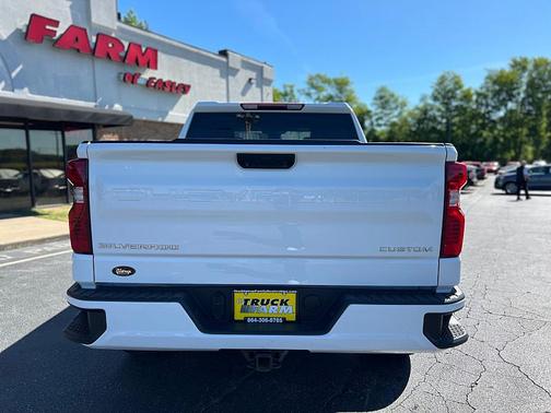 Summit White 2023 Chevrolet Silverado 1500 Custom