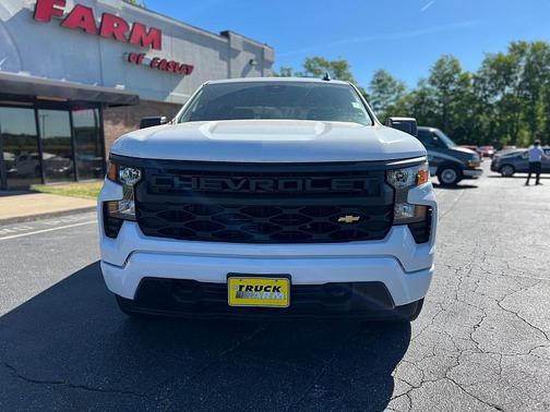 Summit White 2023 Chevrolet Silverado 1500 Custom