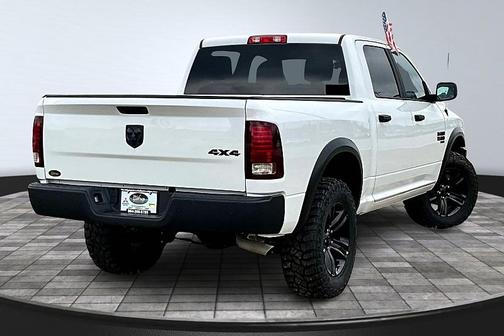 2024 RAM 1500 Classic Warlock Crew Cab 4x4 5'7' Box