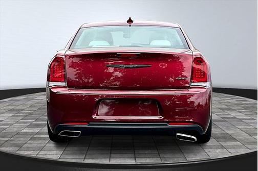 2022 Chrysler 300 Touring