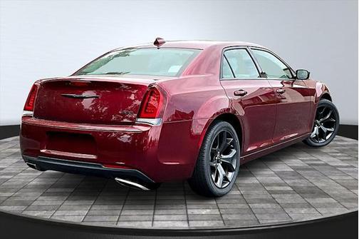 2022 Chrysler 300 Touring