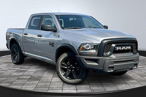 2024 RAM 1500 Classic Warlock Crew Cab 4x2 5'7' Box