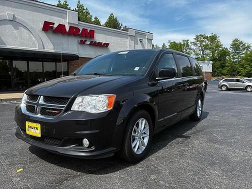 Black Onyx Crystal Pearlcoat 2020 Dodge Grand Caravan SXT