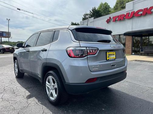 Billet Silver Metallic Clearcoat 2023 Jeep Compass Sport