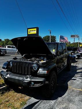 Black Clearcoat 2022 Jeep Gladiator Sport