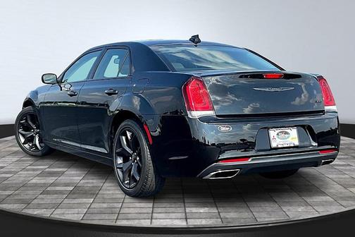 2021 Chrysler 300 Touring