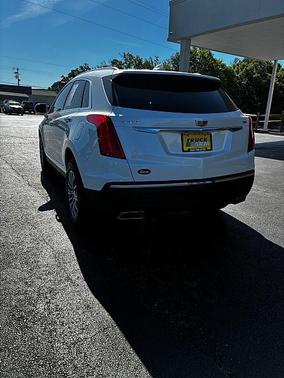 Crystal White Tricoat 2017 Cadillac XT5 Luxury