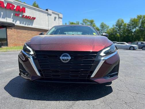 Garnet Pearl Metallic 2025 Nissan Altima SV FWD