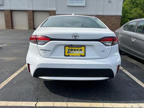 White 2022 Toyota Corolla LE