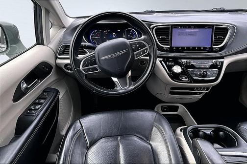 2022 Chrysler Pacifica Hybrid Touring L