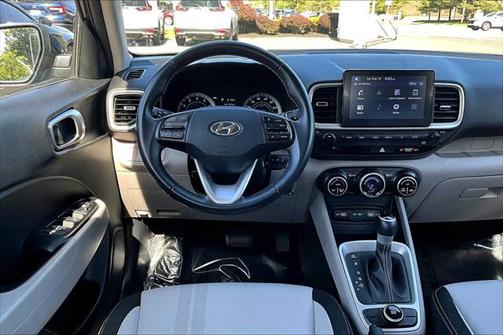 2022 Hyundai VENUE SEL