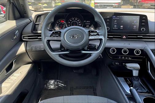 2021 Hyundai ELANTRA SE