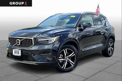 2025 Volvo XC40 B5 Core Bright Theme