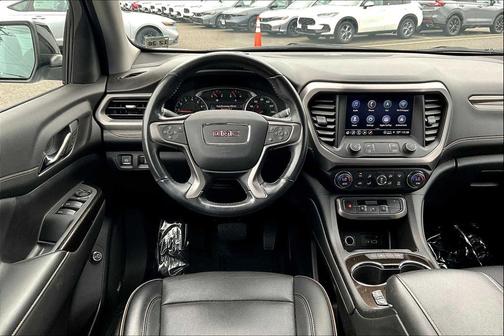 2022 GMC Acadia AWD AT4