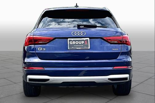 Navarra Blue Metallic 2021 Audi Q3 40 Premium