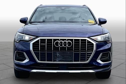 Navarra Blue Metallic 2021 Audi Q3 40 Premium