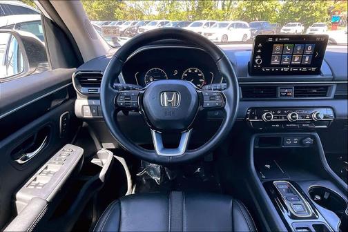 Platinum White Pearl 2023 Honda Pilot AWD EX-L 8 Passenger