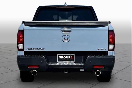 Sonic Gray Pearl 2023 Honda Ridgeline Black