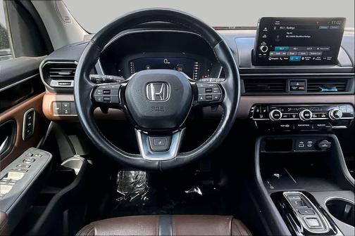 Gray 2025 Honda Pilot Elite