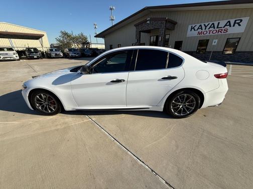 2019 Alfa Romeo Giulia Base