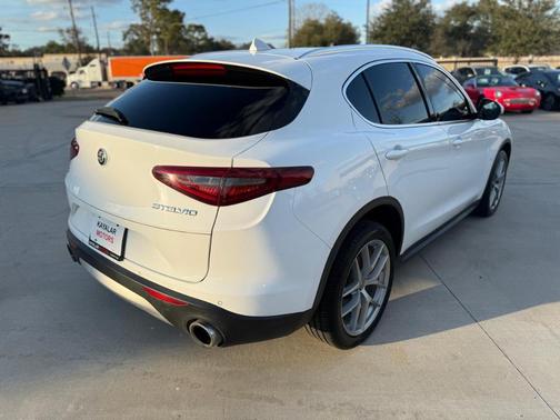 2018 Alfa Romeo Stelvio Sport