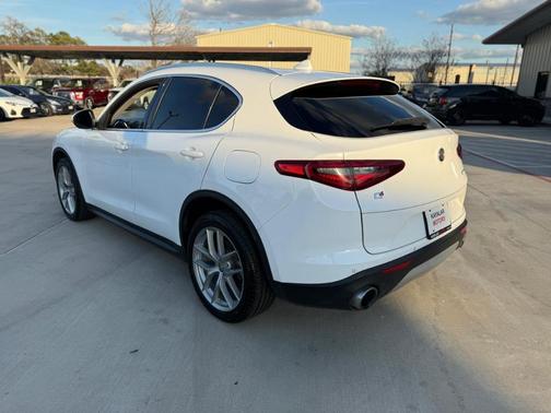 2018 Alfa Romeo Stelvio Sport
