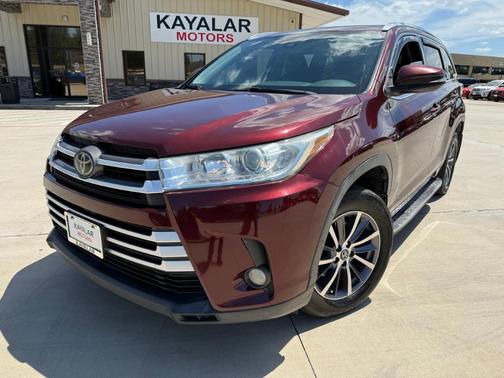 2017 Toyota Highlander SE