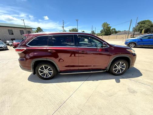 2017 Toyota Highlander SE