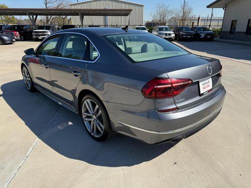 2017 Volkswagen Passat 1.8T R-Line