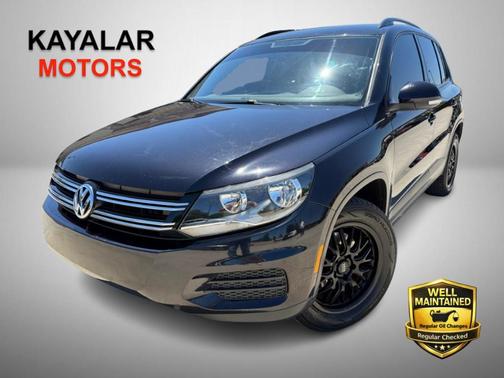 Deep Black Pearl Effect 2018 Volkswagen Tiguan Limited 2.0T