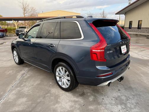 2018 Volvo XC90 T5 Momentum