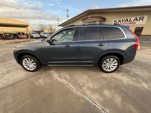 2018 Volvo XC90 T5 Momentum