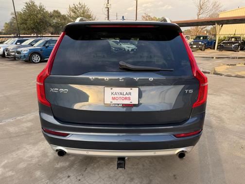 2018 Volvo XC90 T5 Momentum