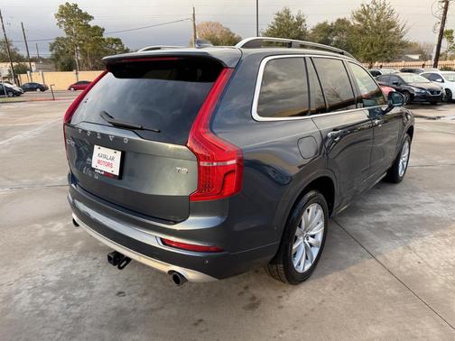 2018 Volvo XC90 T5 Momentum