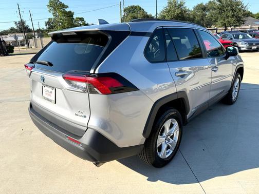 2020 Toyota RAV4 Hybrid LE