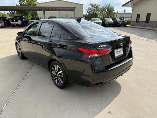 2021 Nissan Versa 1.6 SV