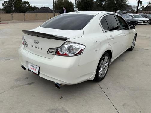 2011 INFINITI G25 Journey