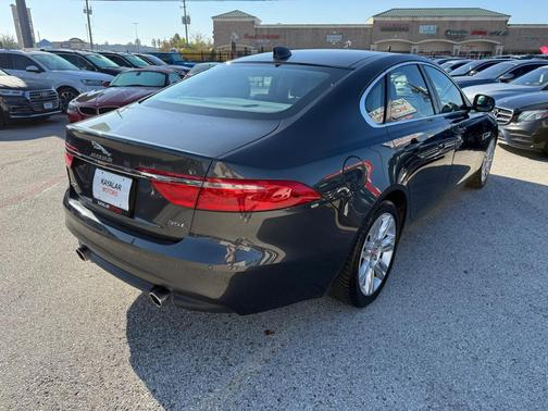 2016 Jaguar XF 35t Premium