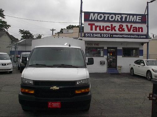 SUMMIT WHITE 2020 Chevrolet Express 3500 Work Van