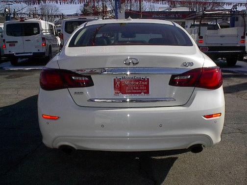2016 INFINITI Q70 3.7X